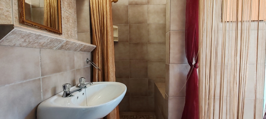 5 Bedroom Property for Sale in Vredefort Free State